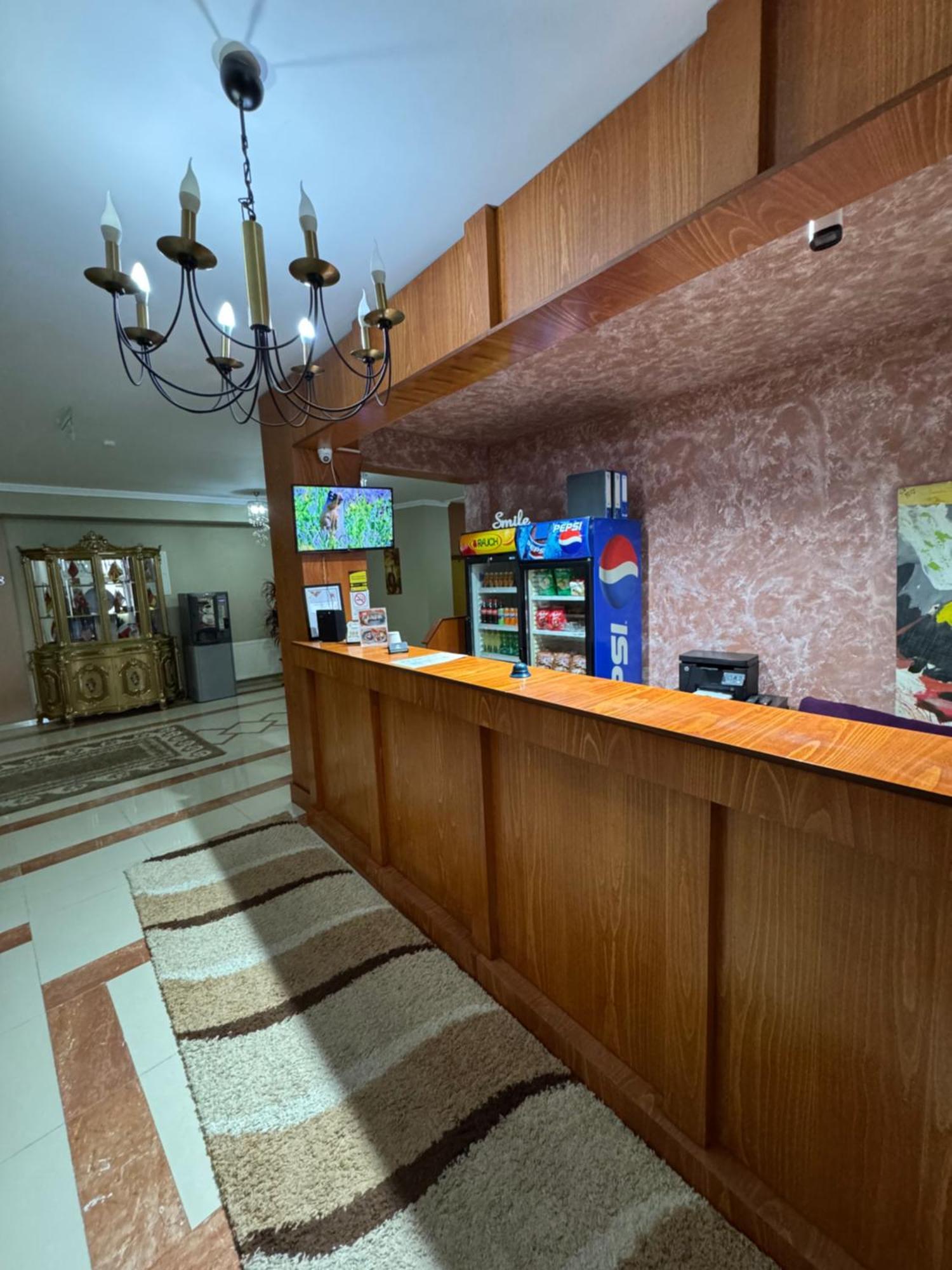 Hotel Yal Restaurant เทโทโว ภายนอก รูปภาพ